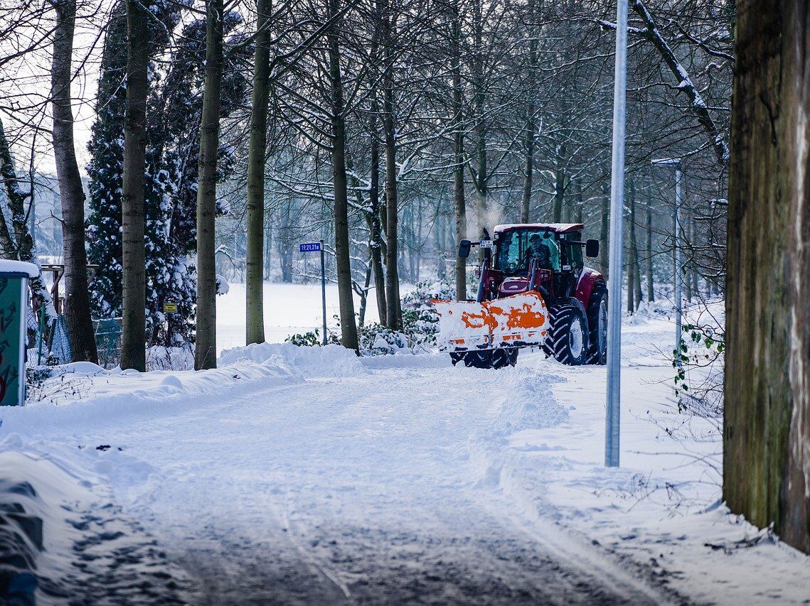 snow, road, snow plow-5999251.jpg